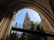Zicht op toren van Catedral