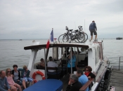 Fietsen op de boot in Archacon