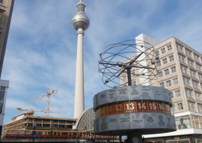 Televisietoren en wereldklok