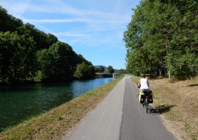 Langs Canal de Bourgogne buiten Dijon