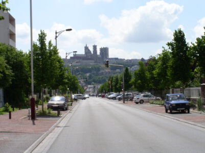 Kathedraal van Laon in de verte