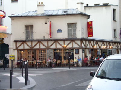 Onze "stamkroeg" op het hoekje vlakbij het hotel