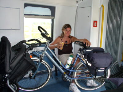 Nicole in de trein naar Neerpelt