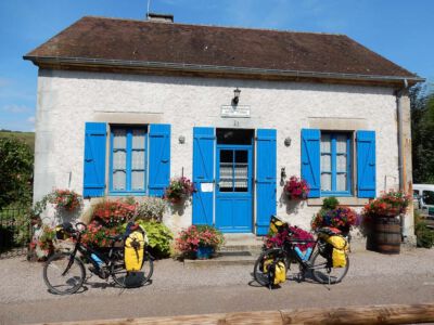 Een mooi bijgehouden sluiswachters huisje