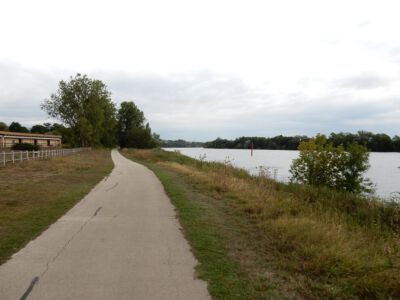 Fietspad richting Tournus langs de Saône