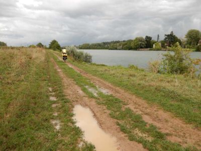 Slecht begaanbaar jaagpad na Tournus