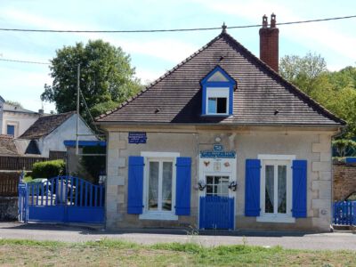 Opgeknapt sluiswachters huisje
